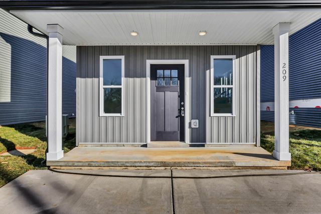 209 Robert St, Clarksville, TN 37040