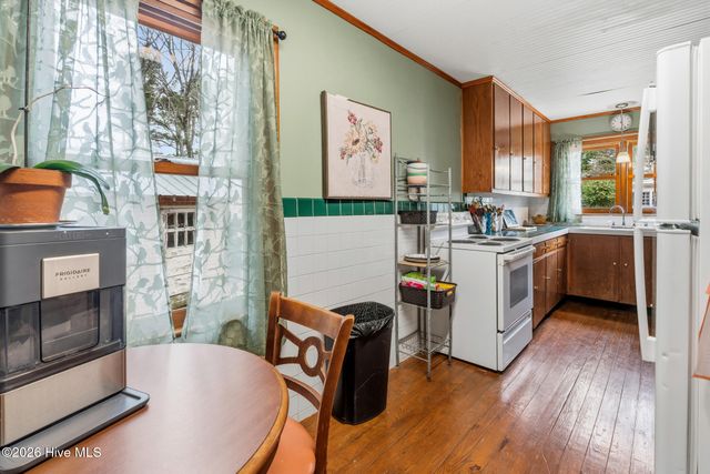 138 W Moore Street, Candor, NC 27229