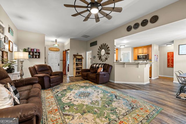 32 Brooks Lake Drive, Newnan, GA 30263