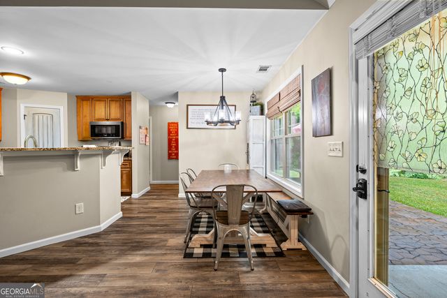 32 Brooks Lake Drive, Newnan, GA 30263