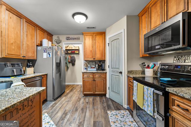 32 Brooks Lake Drive, Newnan, GA 30263