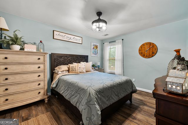 32 Brooks Lake Drive, Newnan, GA 30263