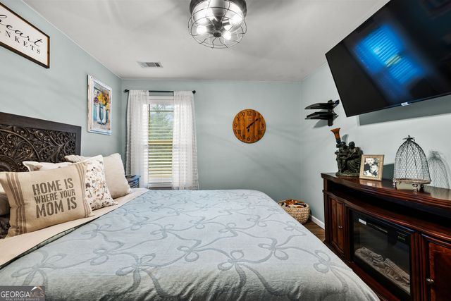 32 Brooks Lake Drive, Newnan, GA 30263