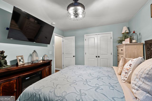 32 Brooks Lake Drive, Newnan, GA 30263
