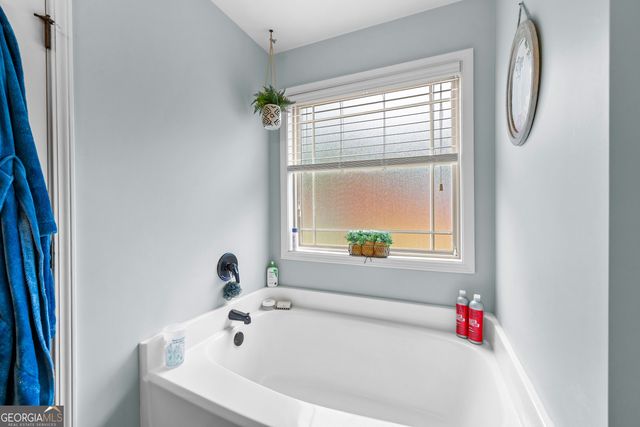 32 Brooks Lake Drive, Newnan, GA 30263