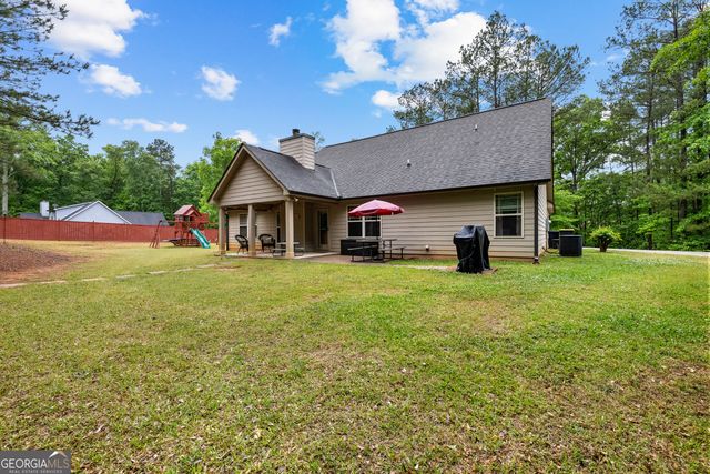 32 Brooks Lake Drive, Newnan, GA 30263