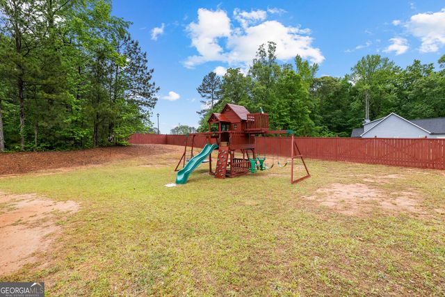 32 Brooks Lake Drive, Newnan, GA 30263
