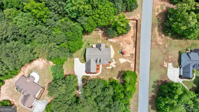 32 Brooks Lake Drive, Newnan, GA 30263