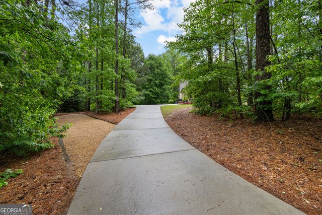 32 Brooks Lake Drive, Newnan, GA 30263