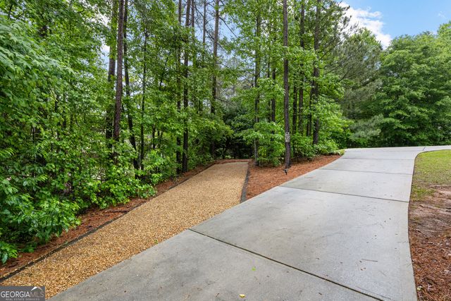 32 Brooks Lake Drive, Newnan, GA 30263