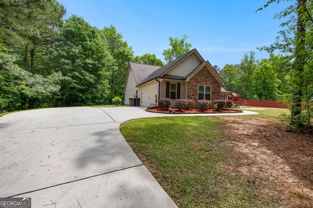 32 Brooks Lake Drive, Newnan, GA 30263