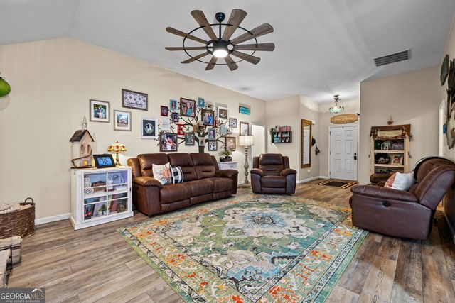 32 Brooks Lake Drive, Newnan, GA 30263