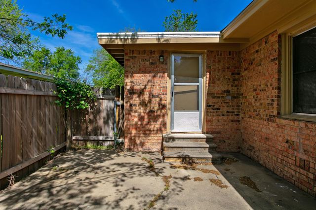 606 Wheelock Street, Hearne, TX 77859