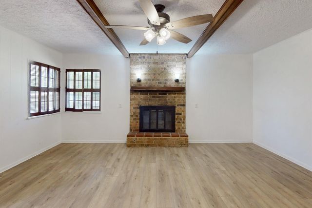 606 Wheelock Street, Hearne, TX 77859