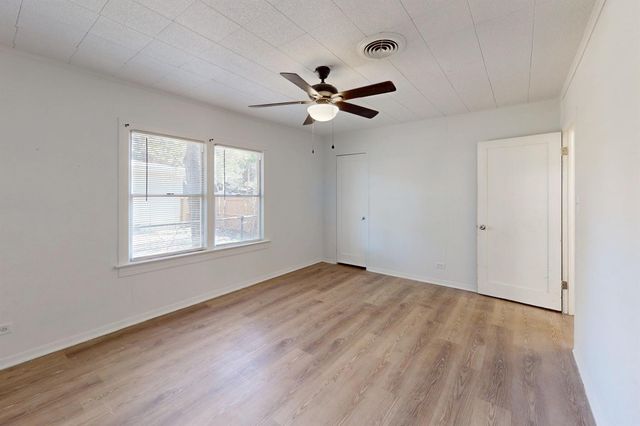 606 Wheelock Street, Hearne, TX 77859