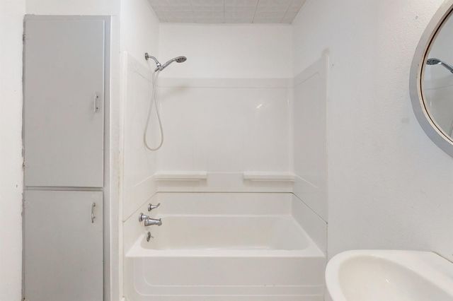 606 Wheelock Street, Hearne, TX 77859