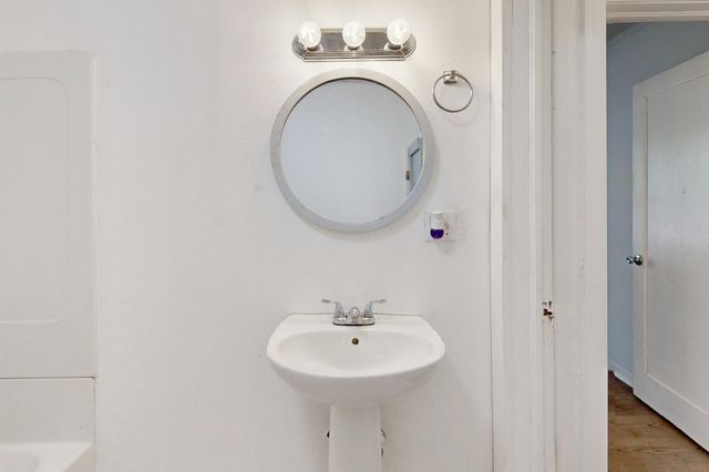 606 Wheelock Street, Hearne, TX 77859