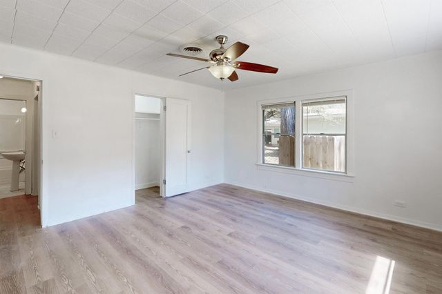 606 Wheelock Street, Hearne, TX 77859