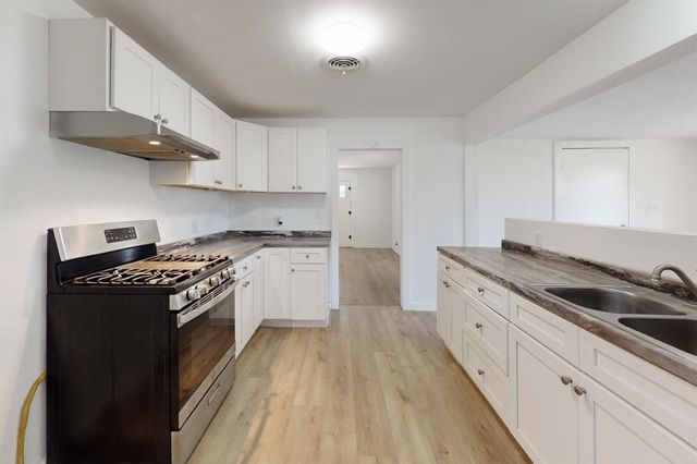 606 Wheelock Street, Hearne, TX 77859