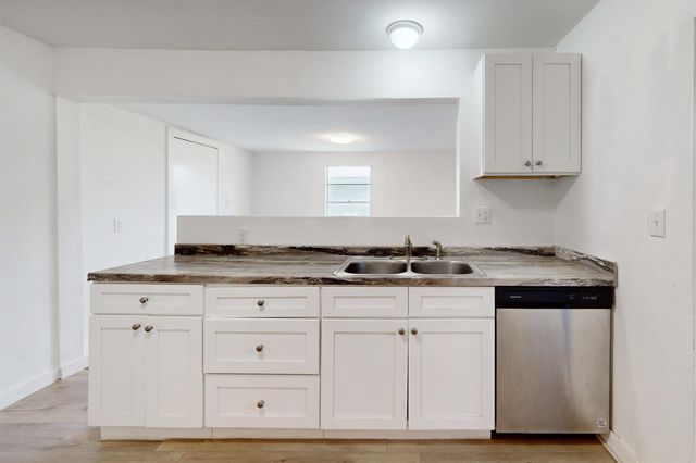 606 Wheelock Street, Hearne, TX 77859