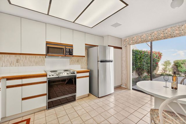 76491 Daffodil Drive, Palm Desert, CA 92211