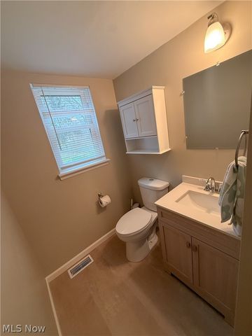 8552 Usher Road, Olmsted Twp, OH 44138