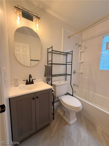 8552 Usher Road, Olmsted Twp, OH 44138