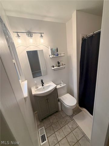 8552 Usher Road, Olmsted Twp, OH 44138