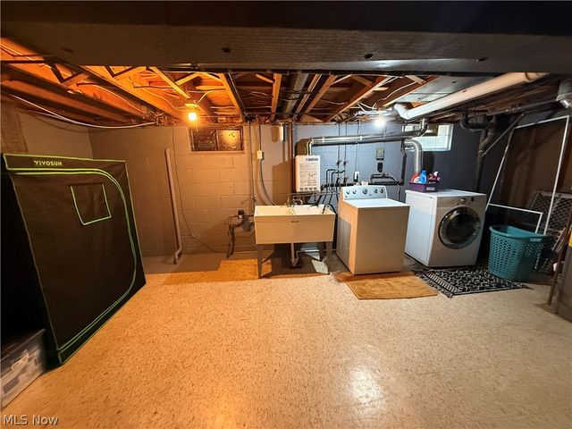 8552 Usher Road, Olmsted Twp, OH 44138