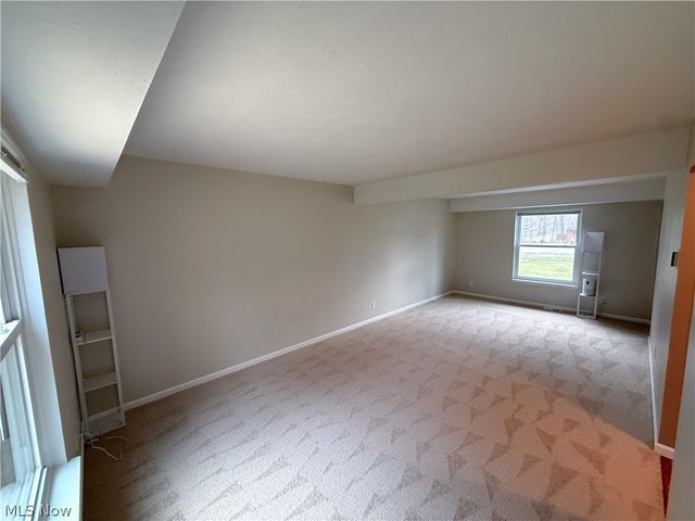 8552 Usher Road, Olmsted Twp, OH 44138