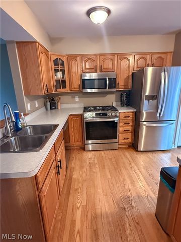 8552 Usher Road, Olmsted Twp, OH 44138