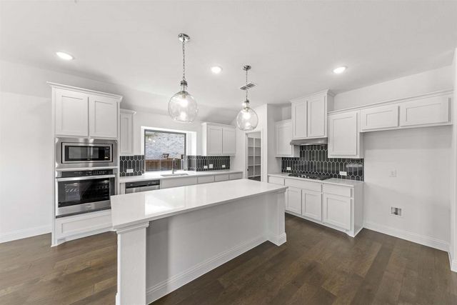 700 Brazos Drive, Van Alstyne, TX 75495