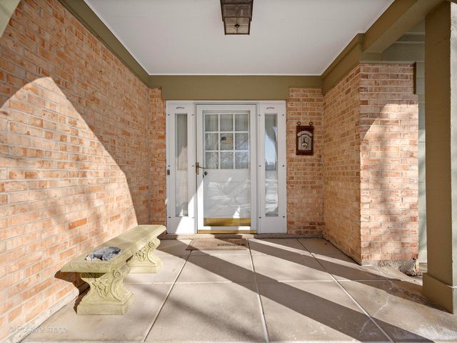 116 Rivershire Lane, Lincolnshire, IL 60069