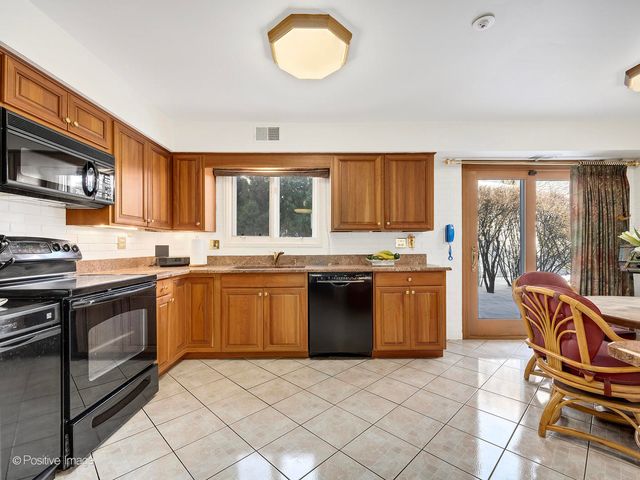 116 Rivershire Lane, Lincolnshire, IL 60069