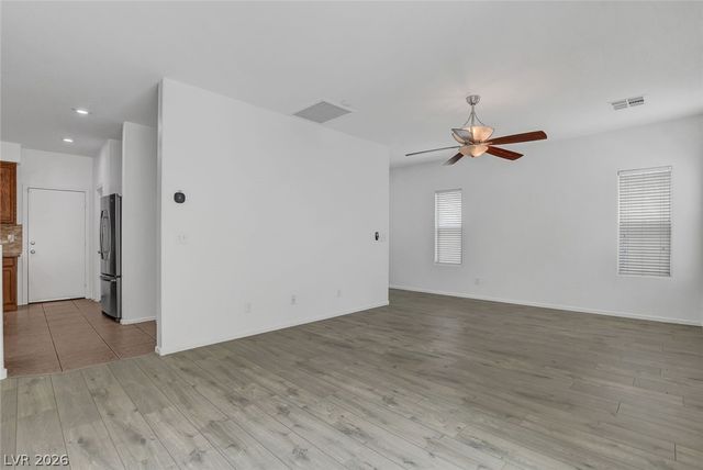 10439 Calypso Cave Street, Las Vegas, NV 89141