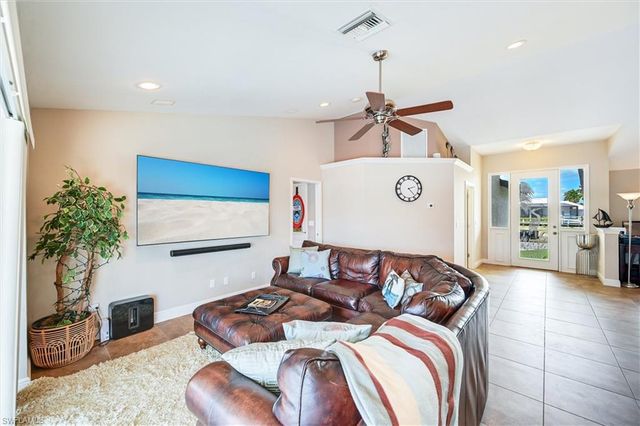 458 Waterleaf CT, Marco Island, FL 34145