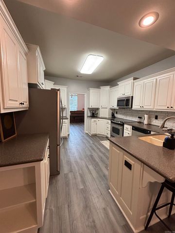 313 Grant Drive, Bryant, AR 72022