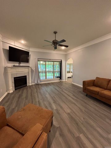 313 Grant Drive, Bryant, AR 72022