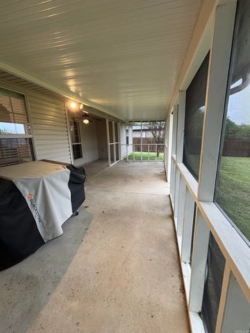 313 Grant Drive, Bryant, AR 72022