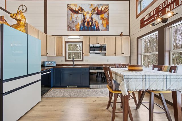 535 North Road, Sunapee, NH 03782