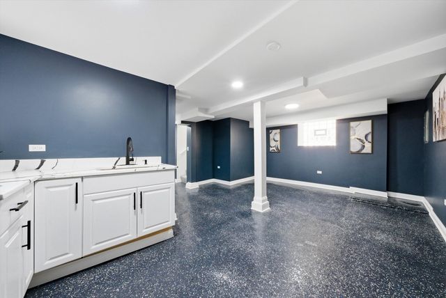 6341 S Francisco Avenue, Chicago, IL 60629