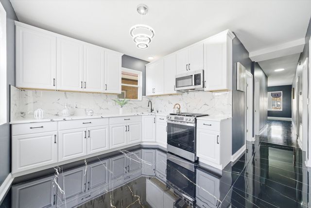 6341 S Francisco Avenue, Chicago, IL 60629
