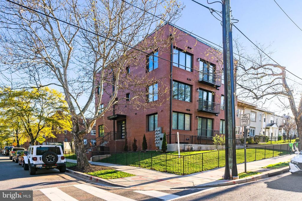2019 M ST NE #PH9, Washington, DC 20002
