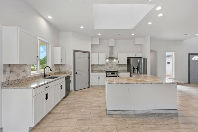 1688 SICHLER Road, Los Lunas, NM 87031