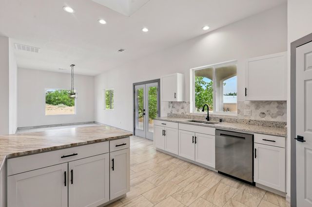 1688 SICHLER Road, Los Lunas, NM 87031