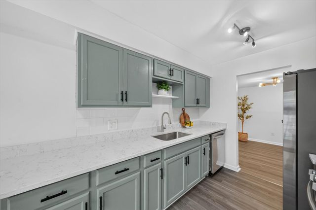 21344 E Glen Haven Circle, Northville, MI 48167