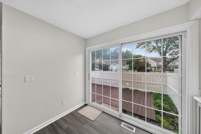 21344 E Glen Haven Circle, Northville, MI 48167
