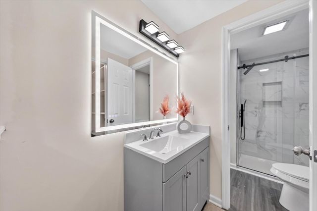 21344 E Glen Haven Circle, Northville, MI 48167