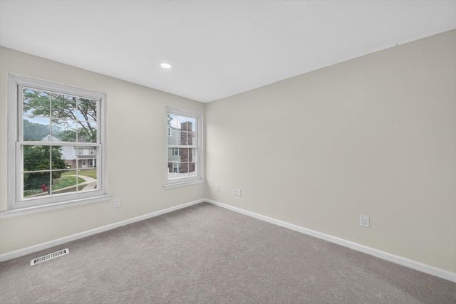21344 E Glen Haven Circle, Northville, MI 48167