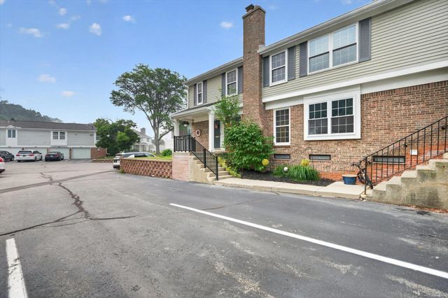 21344 E Glen Haven Circle, Northville, MI 48167